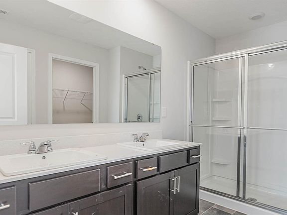 5th image of 145 Ashburn Way