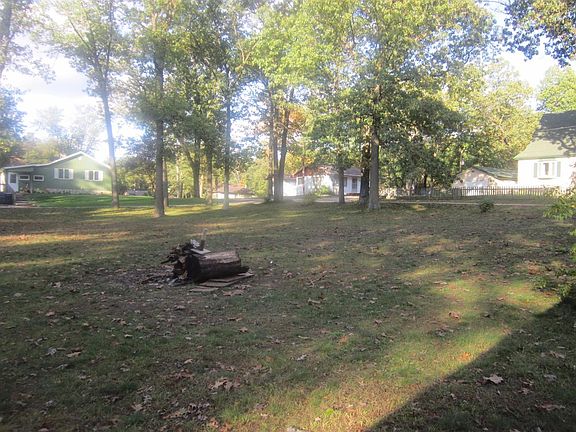 5th image of 3879 East Dr