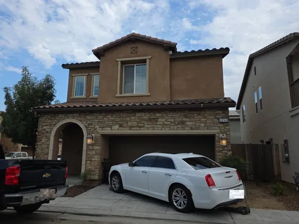 6256 E Valley Edge Dr, Fresno, CA 93727