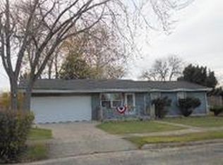 902 16th St, Rochelle, IL 61068