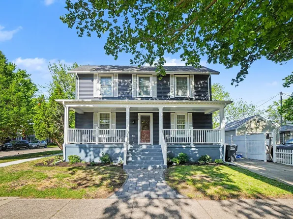 416 Center St, South Haven, MI 49090
