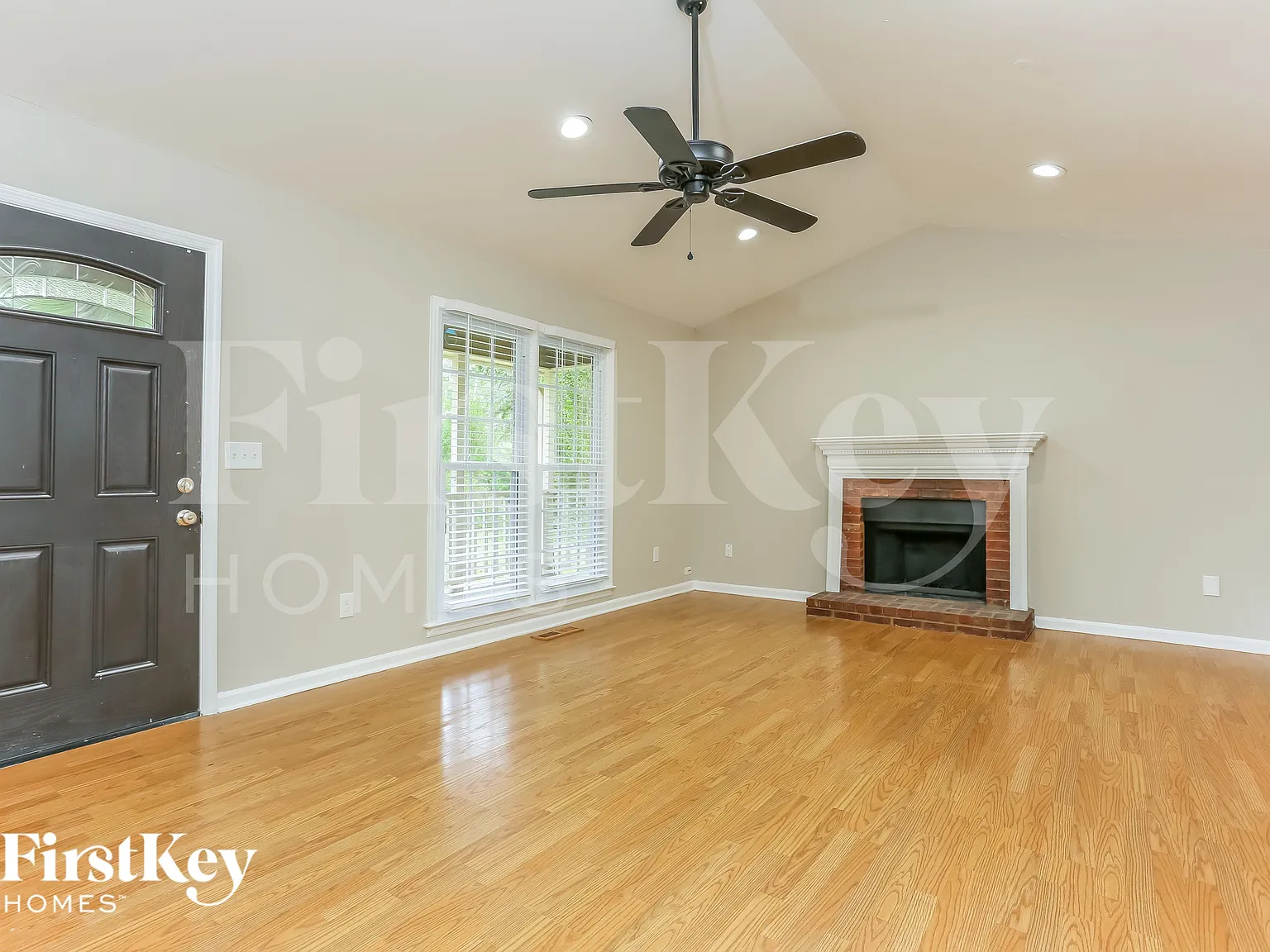 4 bed, 2.0 bath, 1491 sqft, $1,805 — Photo 2