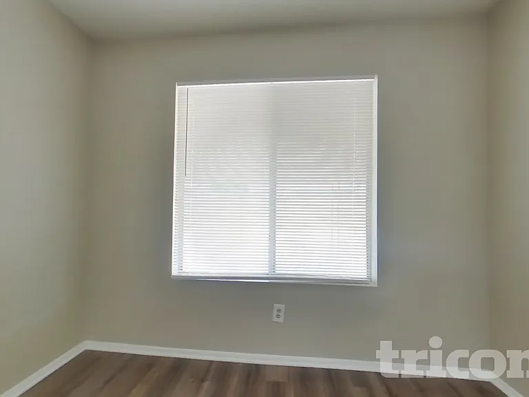 1705 E Carter Rd — Photo 11