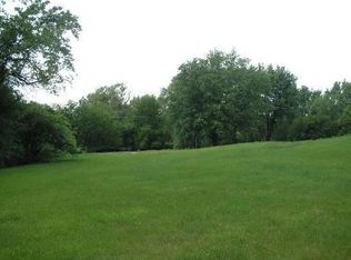 1646 Dunbar Rd, Inverness, IL 60067