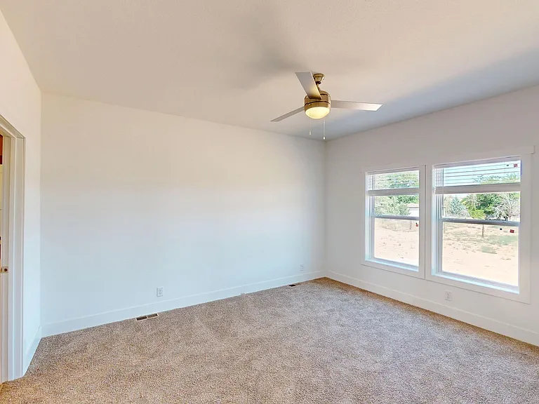 2070 Starbuck Ln — Photo 15