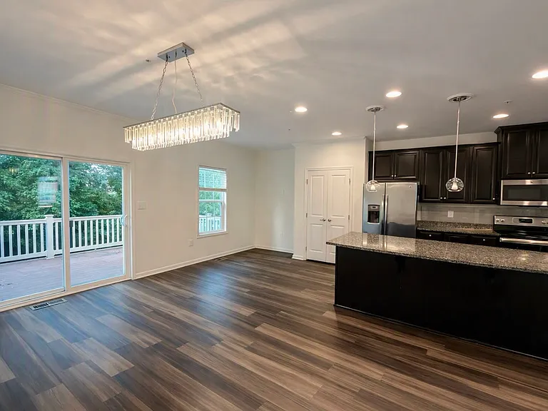 6314 Halsted Ave — Photo 6