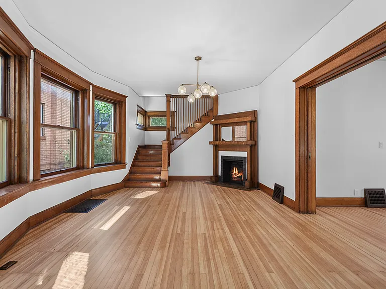 127 S Pearl St — Photo 6