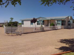 22050 N Wolf Den Ln, Paulden, AZ 86334