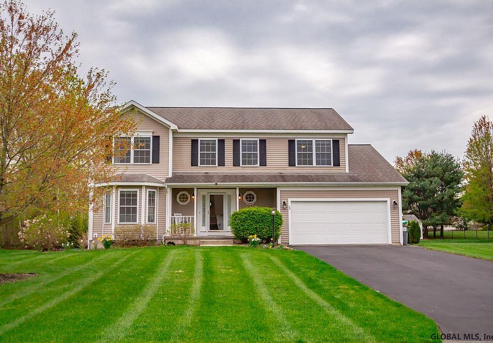 1st image of 48 Wallflower Dr