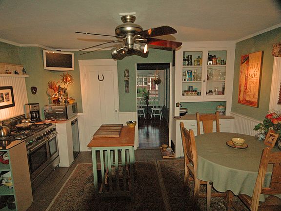5th image of 128 Musgnug Ave
