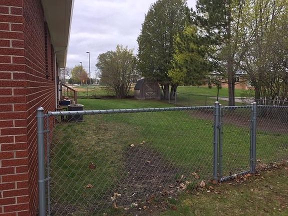2nd image of 490 W Erie St