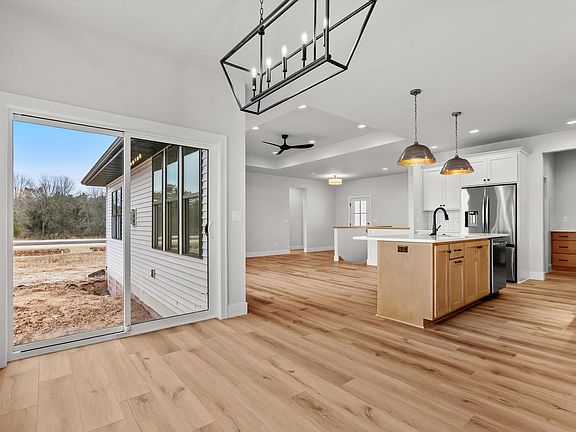 5th image of 330 Rawley COURT