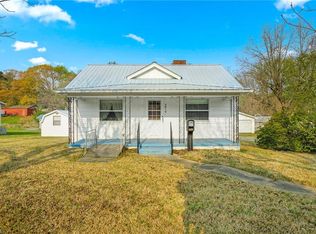 2810 Denton Rd, Thomasville, NC 27360