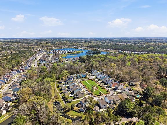 3rd image of 1663 Valley Oak Rd