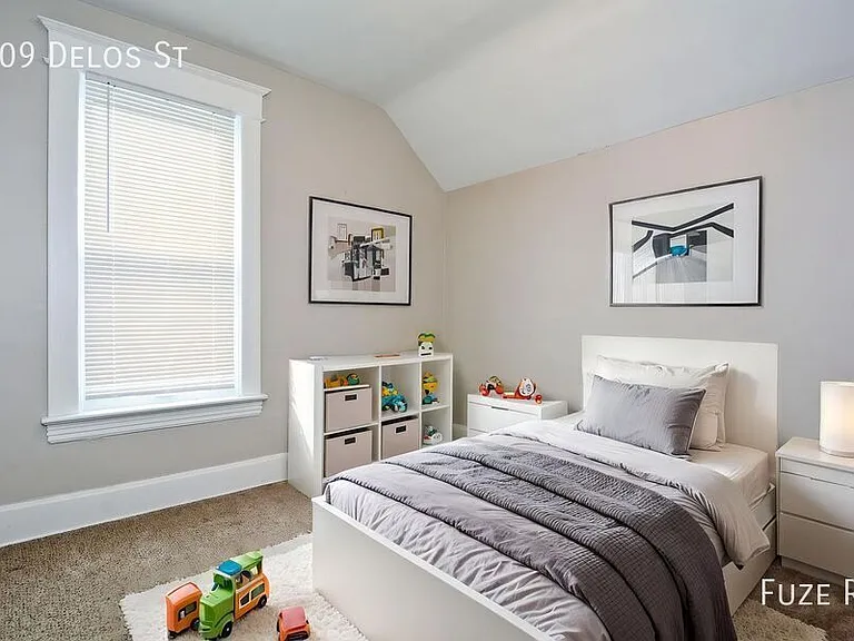 109 Delos St W — Photo 16