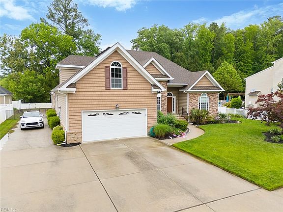 2nd image of 1329 Penrose Ln