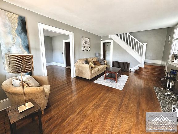 5th image of 655 Rockbridge St