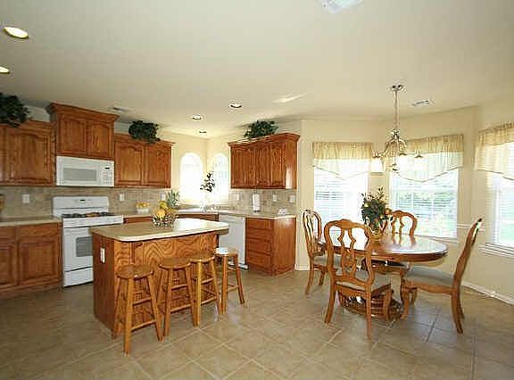 3rd image of 2513 W Ocala St