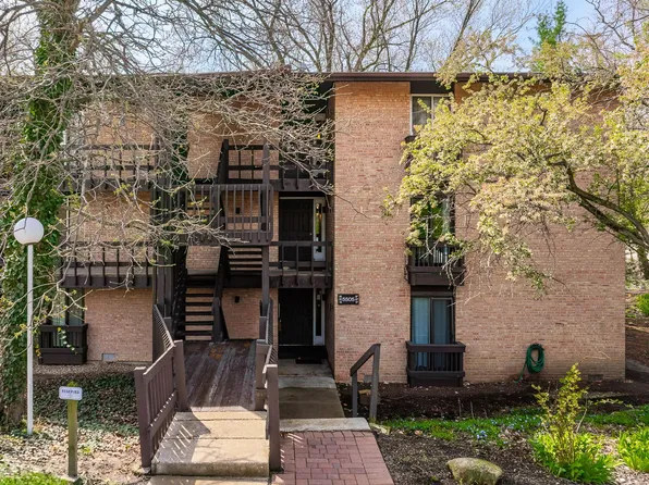 5505 Lakeside Dr APT 2F, Lisle, IL 60532