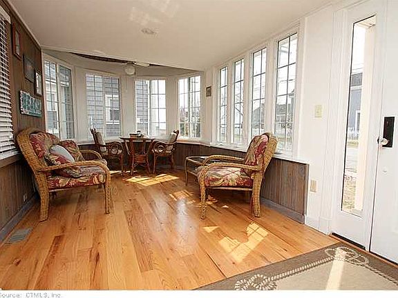 3rd image of 9 Grant St