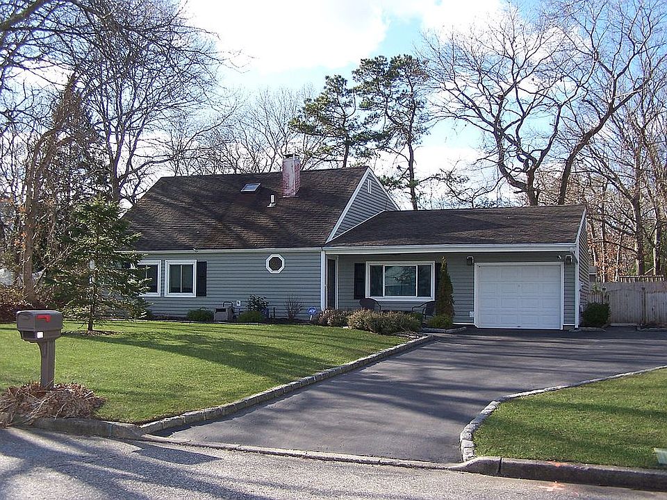 1st image of 12 Longleaf Ln