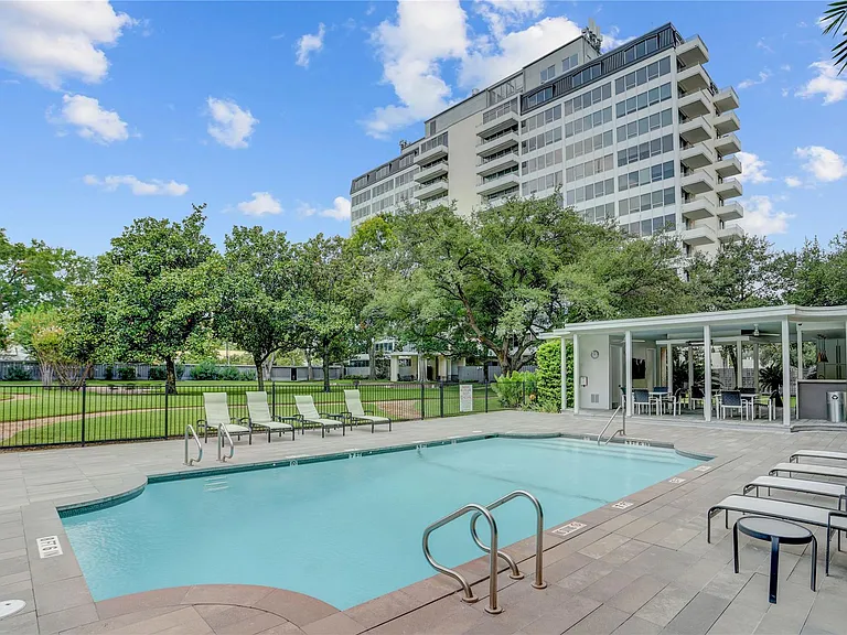 2701 Westheimer Rd #12E — Photo 24