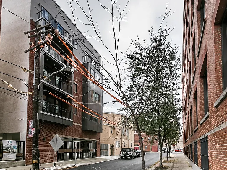 330 Cambridge St #2B — Photo 16