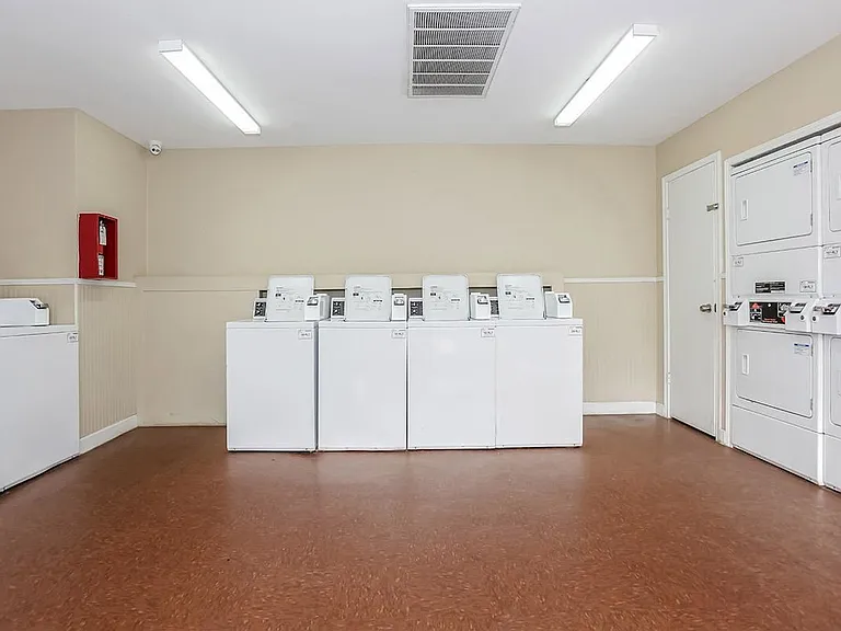 Marigold Apartments — Photo 2