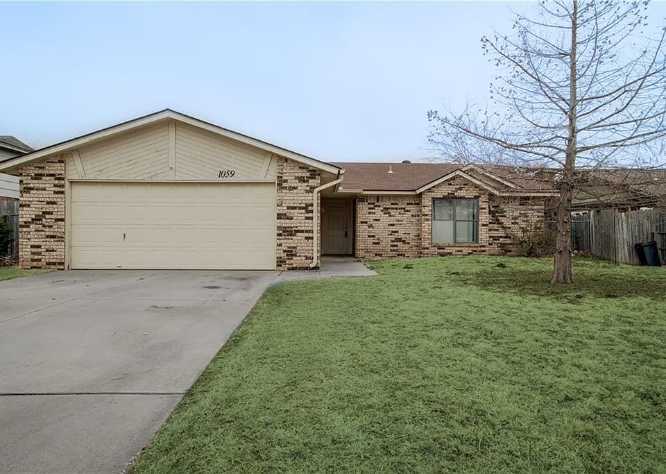 1st image of 1059 Squire Mansion
