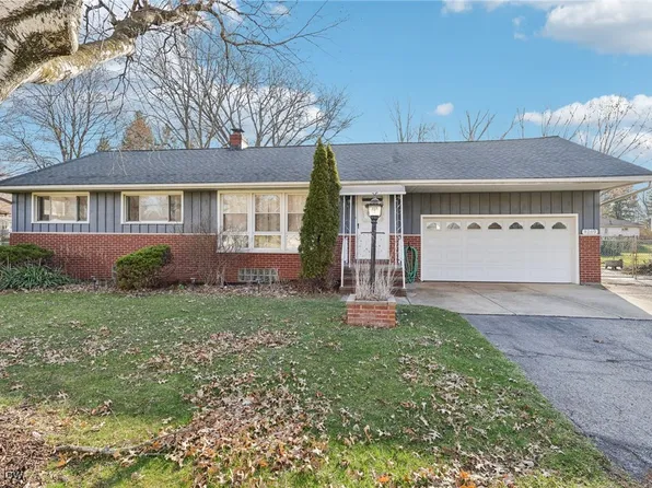 8269 Fairlane Dr, Macedonia, OH 44056