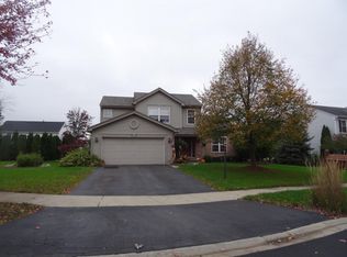 317 Deerpath Ct, Wauconda, IL 60084