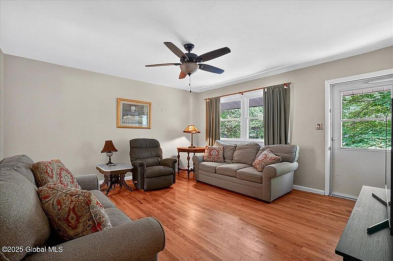 4th image of 21 Fawn Drive