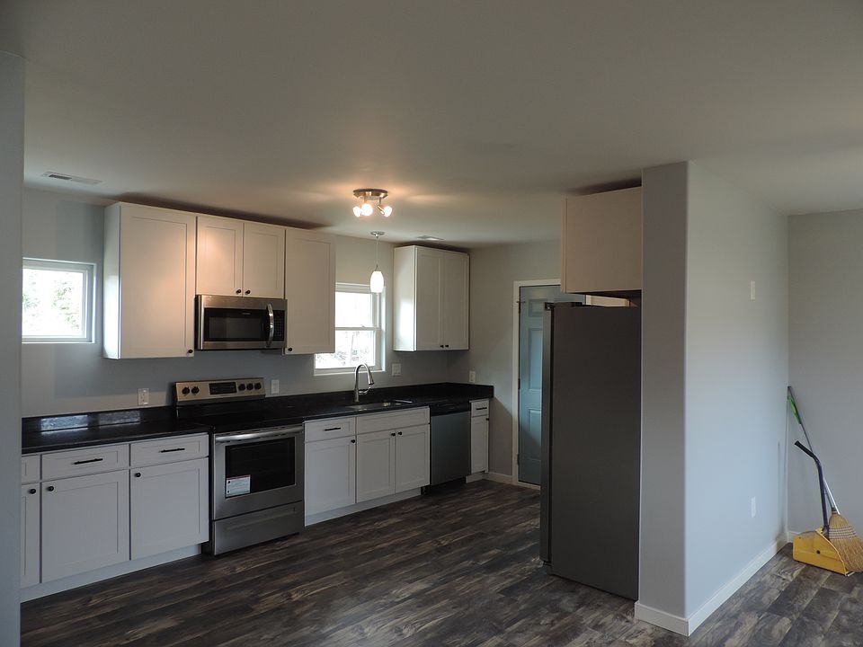 1st image of 2904 Sandy Ln