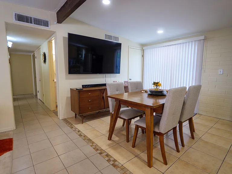 111 S Westmoreland Ave — Photo 6