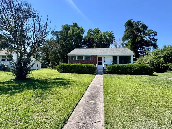 425 New River Dr, Jacksonville, NC 28540