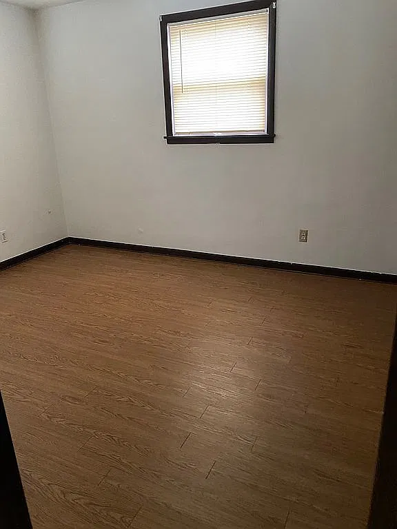 2 bed, 700 sqft, $1,250 — Photo 3