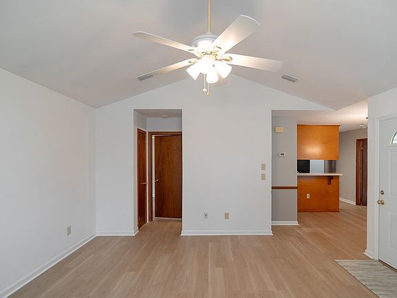 4th image of 145 Dawn Lauren Ln