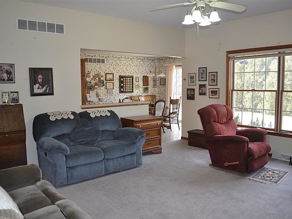 5th image of 1901 Maywood Ct