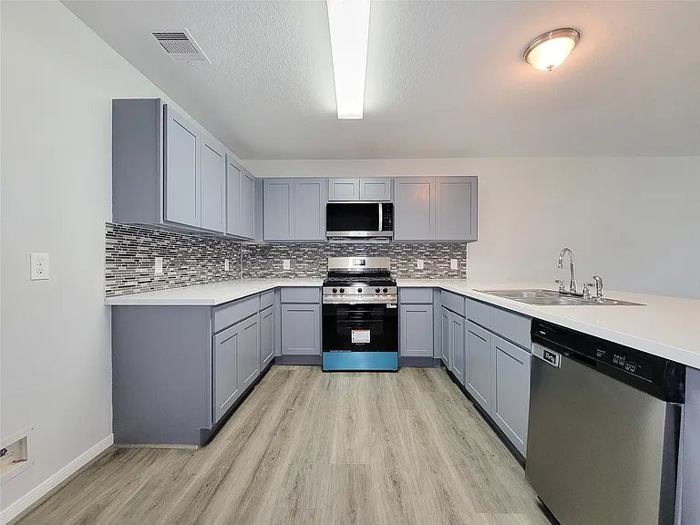 3602 Zephyr Glen Way — Photo 8