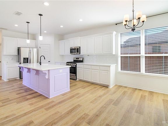 5th image of 3105 Oriole Dr