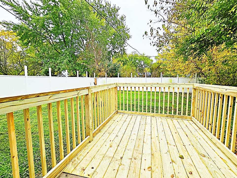 2nd image of 1429 Embassey Ln
