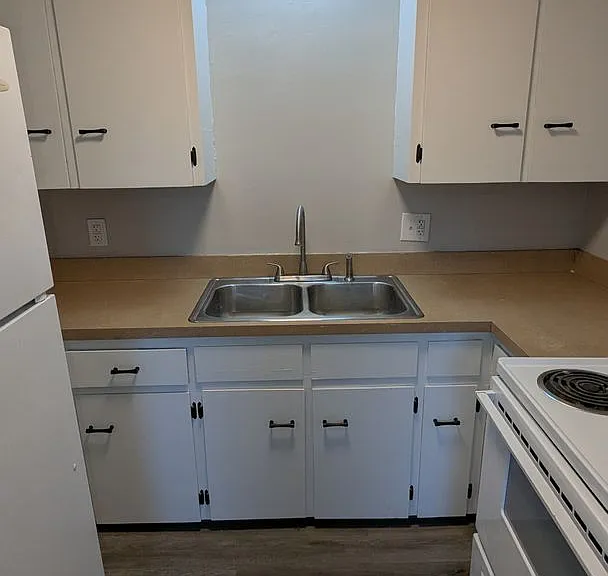 1944 Rowland Ave NE — Photo 10