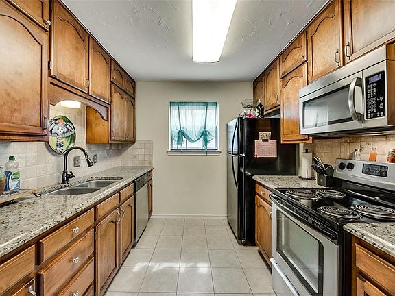 4th image of 5012 Sheridan Ct