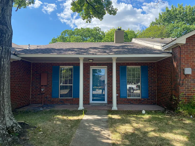 8332 Grand Oak Ct — Photo 1