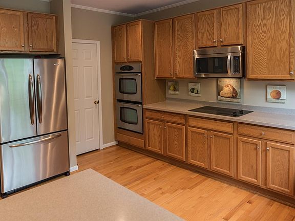 5th image of 3917 Lost Willow Dr