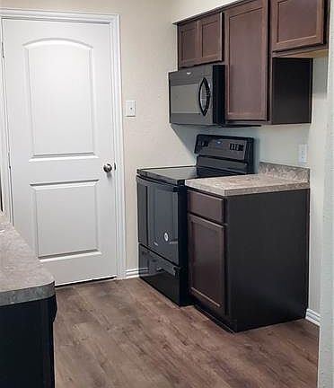4th image of 113 White Oak Dr