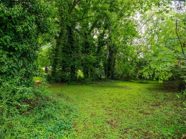 904 McBride St SE, Gainesville, GA 30501