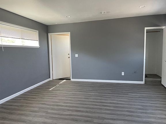 2nd image of 700 W 1st St #Penthouse