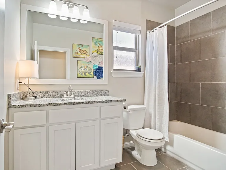 10004 Glover River Dr — Photo 35