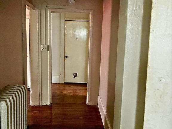 5th image of 518 Elm Ave SW #B